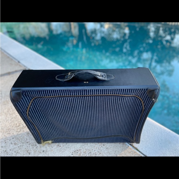 The French Company 1970s Vintage Luxury Luggage - Picture 8 of 14